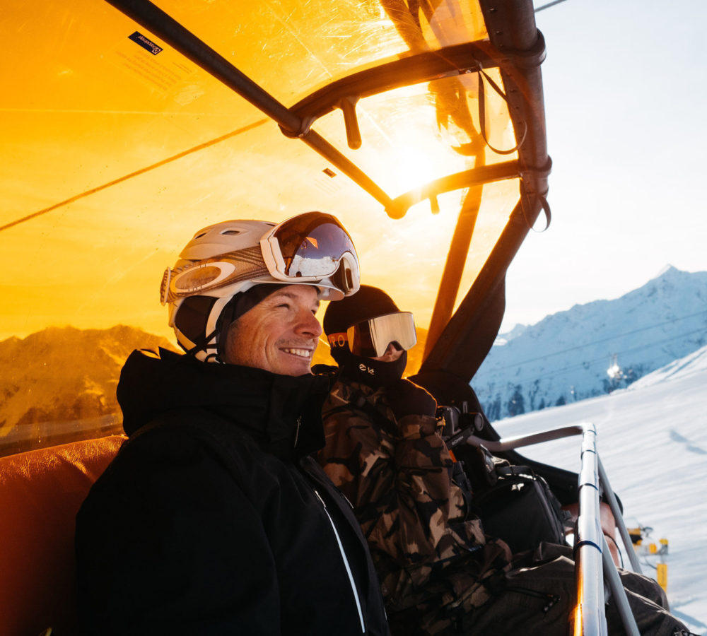 Skiing is social!